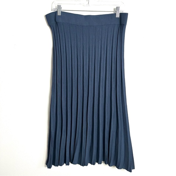 Japparel Knit Skirt - Picture 3 of 3